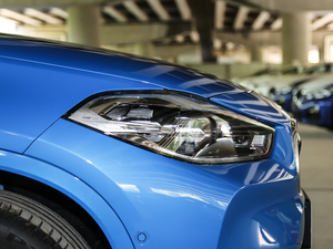 2020sDrive25i IM\b ^