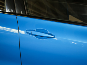 2020sDrive25i IM\b ^