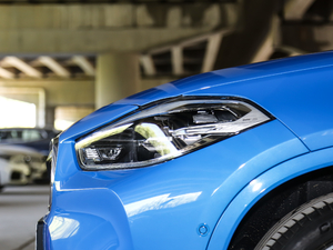 2020sDrive25i IM\b ^