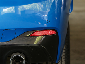 2020sDrive25i IM\b ^