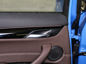 2020sDrive25i IM\b g