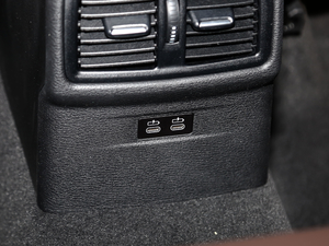 2020sDrive25i IM\b g