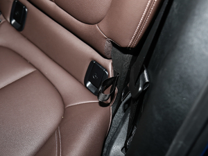 2020sDrive25i IM\b g