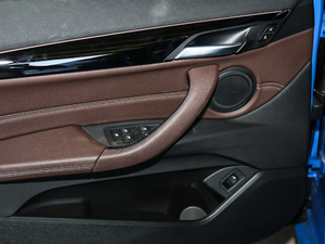 2020sDrive25i IM\b g