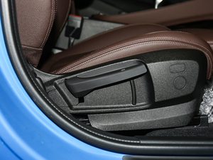 2020sDrive25i IM\b g