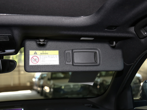 2020sDrive25i IM\b g