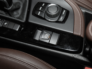 2020sDrive25i IM\b v܇Ƅ