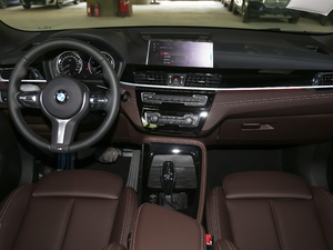 2020款sDrive25i 领先型M运动套装 中控台