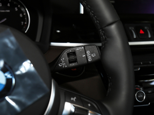 2020sDrive25i IM\b п؅^