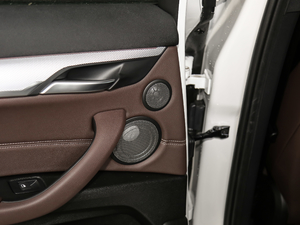 2020sDrive25i M\(yn)(dng)b g