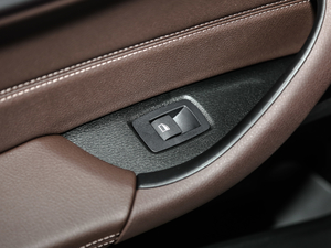 2020sDrive25i M\(yn)(dng)b g