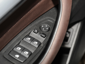 2020sDrive25i M\(yn)(dng)b п؅^(q)