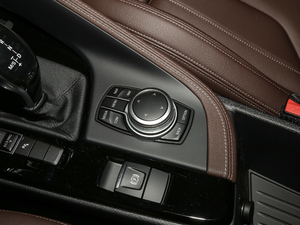 2020sDrive25i M\b п؅^