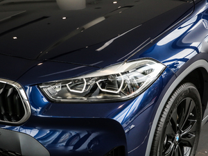 2020sDrive20i MԽҰb ^