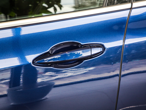 2020sDrive20i MԽҰb {T