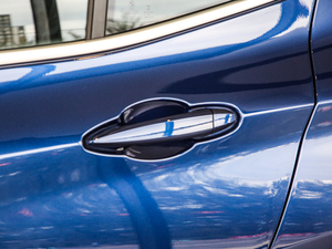 2020sDrive20i MԽҰb ^