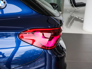 2020sDrive20i MԽҰb ^