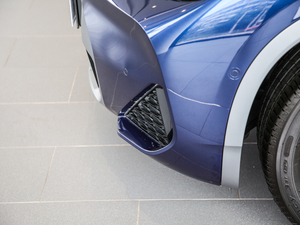 2020sDrive20i MԽҰb ^