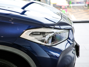 2020sDrive20i MԽҰb ^