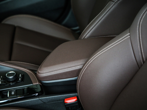 2020sDrive20i MԽҰb g