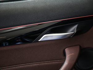 2020sDrive20i MԽҰb g