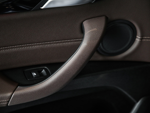 2020sDrive20i MԽҰb g