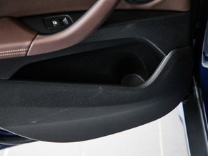 2020sDrive20i MԽҰb g