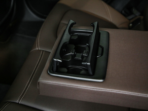 2020sDrive20i MԽҰb g