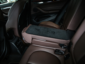 2020sDrive20i MԽҰb g