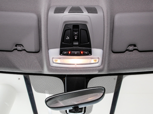 2020sDrive20i MԽҰb g