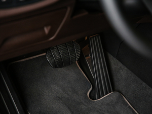 2020sDrive20i MԽҰb п؅^