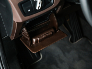 2020sDrive20i MԽҰb п؅^