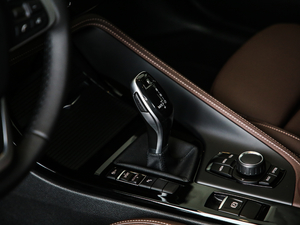2020款sDrive20i M越野套装 换挡杆