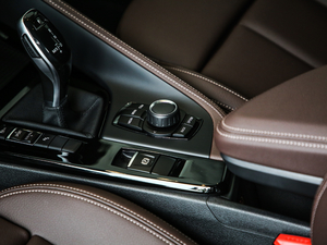 2020sDrive20i MԽҰb п؅^