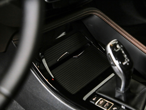 2020sDrive20i MԽҰb п؅^