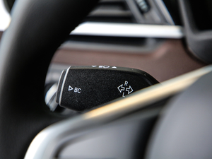 2020sDrive20i MԽҰb п؅^