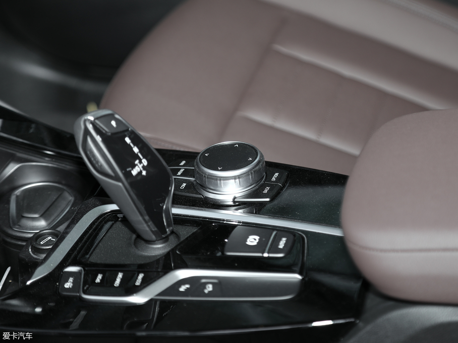 2019RX3 xDrive25i Ab