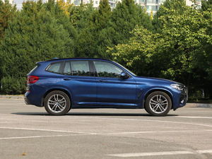 2019xDrive28i M\b w^