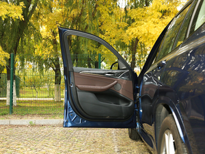 2019xDrive28i M\b {λ܇T