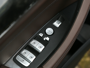 2019xDrive28i M\b п؅^