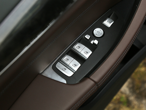 2019xDrive28i M\b п؅^