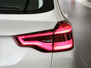 2019xDrive30i I M\b β