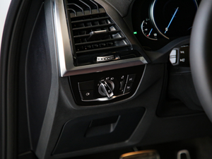 2019xDrive30i I M\b п؅^(q)