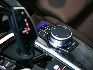 2019xDrive30i I M\b п؅^(q)