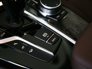 2019xDrive30i I M\b v܇Ƅ