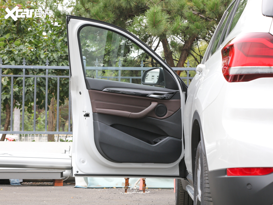 2020RX1 sDrive 20Li 