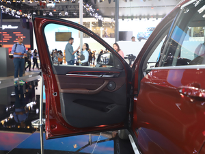 2020款xDrive 25Li 尊享型 驾驶位车门