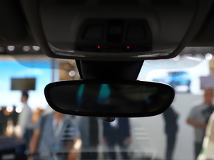2020款xDrive 25Li 尊享型 车内后视镜