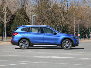 2020款xDrive30Le 尊享型 整体外观