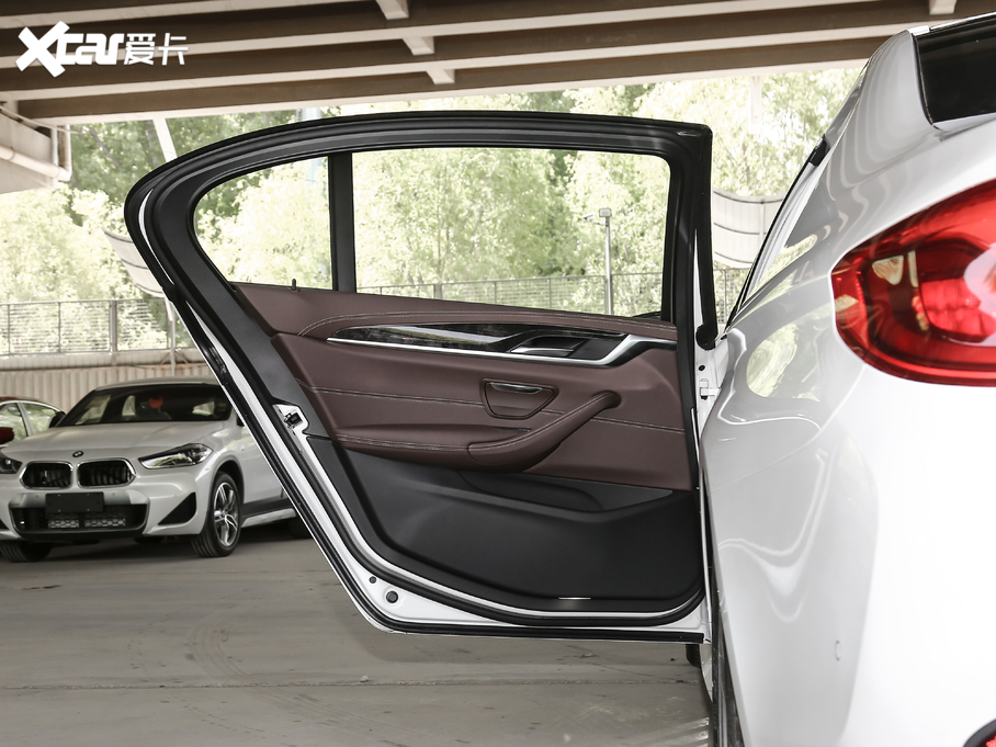2020款宝马5系 525Li M运动套装
